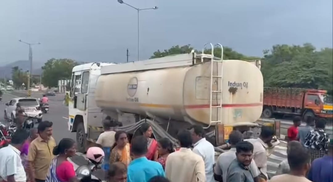 கோரவிபத்து விபத்து..! தண்ணீர் லாரி மோதி இருவர் படுகாயம்..!