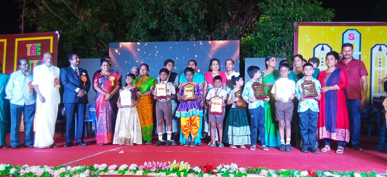 பள்ளி ஆண்டு விழாவில் புதுச்சேரி அரசு செயலர் பங்கேற்பு......!!!!!