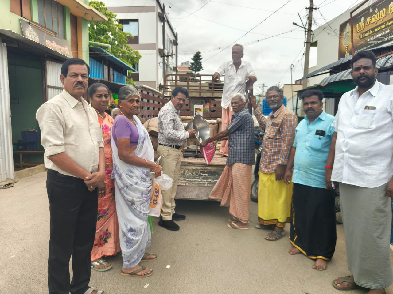 புதிய திட்டம்...! அத்தியாவசிய பொருட்கள்...! மக்கள் மகிழ்ச்சி...!