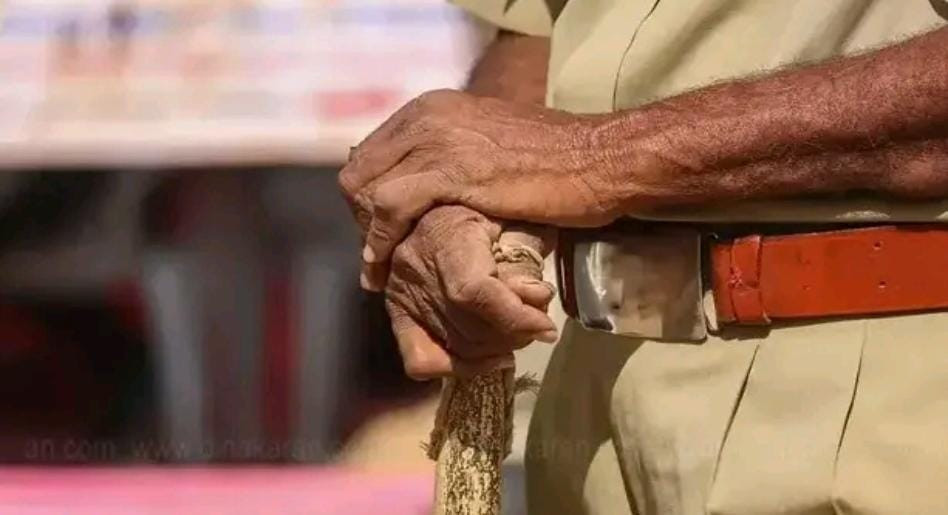 கைதி தாக்கப்பட்ட விவகாரம்...! அதிகாரிகள் சஸ்பெண்ட்....! 