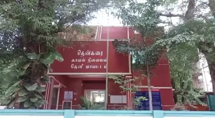 பயணியை மிரட்டி பணம் பறித்த 3 பேர் கைது..! போலீசாருக்கு குவியும் பாராட்டுக்கள்...!