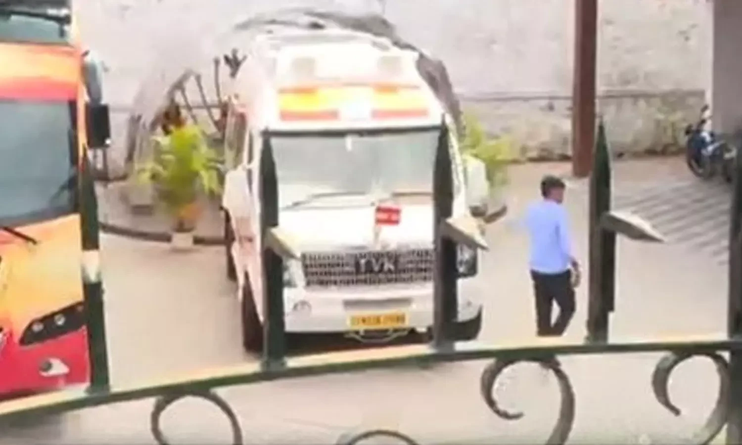 306 பேருக்கு சிபிஐ சம்மன்...! பனையூர் அலுவலகத்தில் திடீர் வாகன ஆய்வு...!!