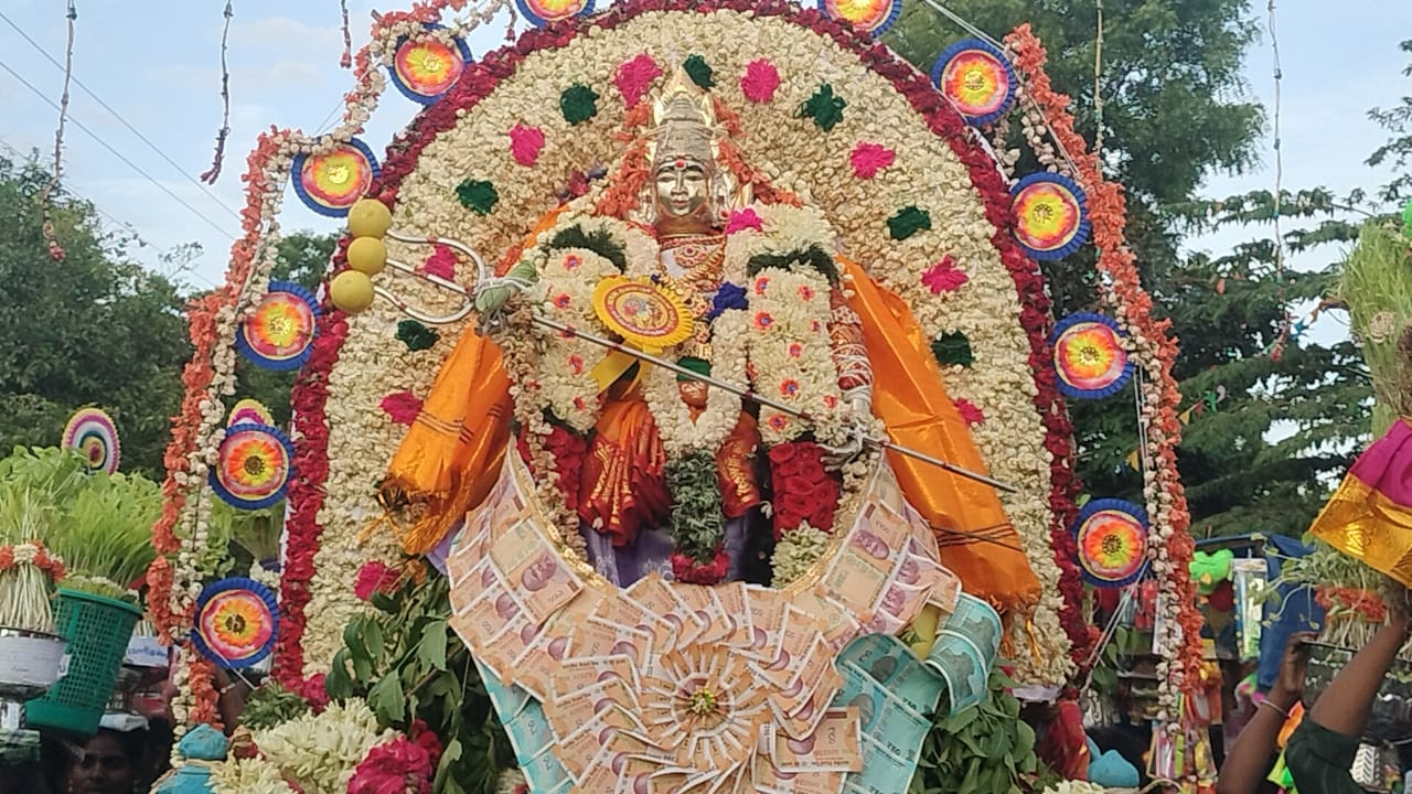 புது வித திருவிழா...! ஸ்ரீ மகா முத்துமாரியம்மன் மது எடுப்பு விழா...!
