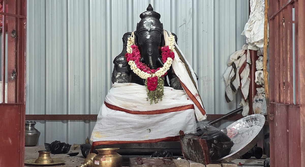 விநாயகர் சிலை உடைப்பு...! பெரும் பரபரப்பு...!