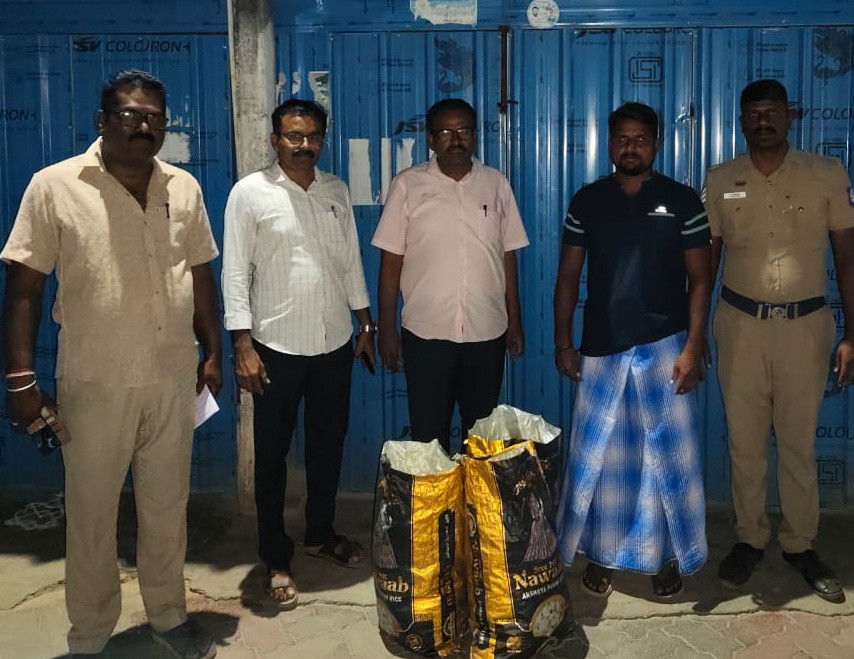 இரவு ரோந்து....! 3 மளிகைக் கடைகளுக்கு சீல்..! அதிகாரிகள் அதிரடி நடவடிக்கை....!