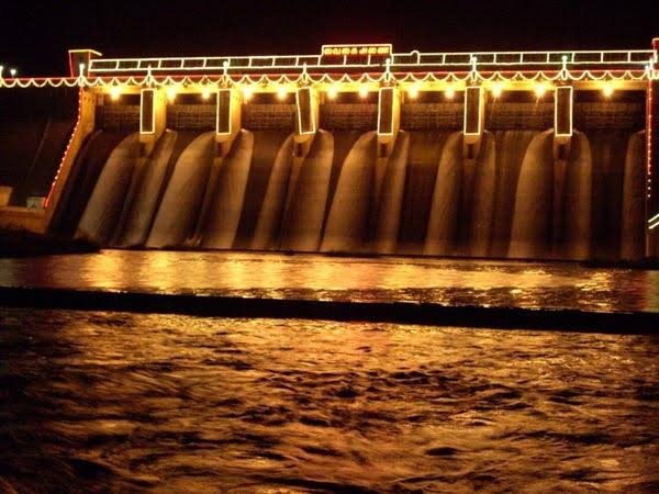 ஆற்றில் இறங்கவோ, குளிக்கவோ செல்ல வேண்டாம்...! அதிகாரிகள் எச்சரிக்கை...!