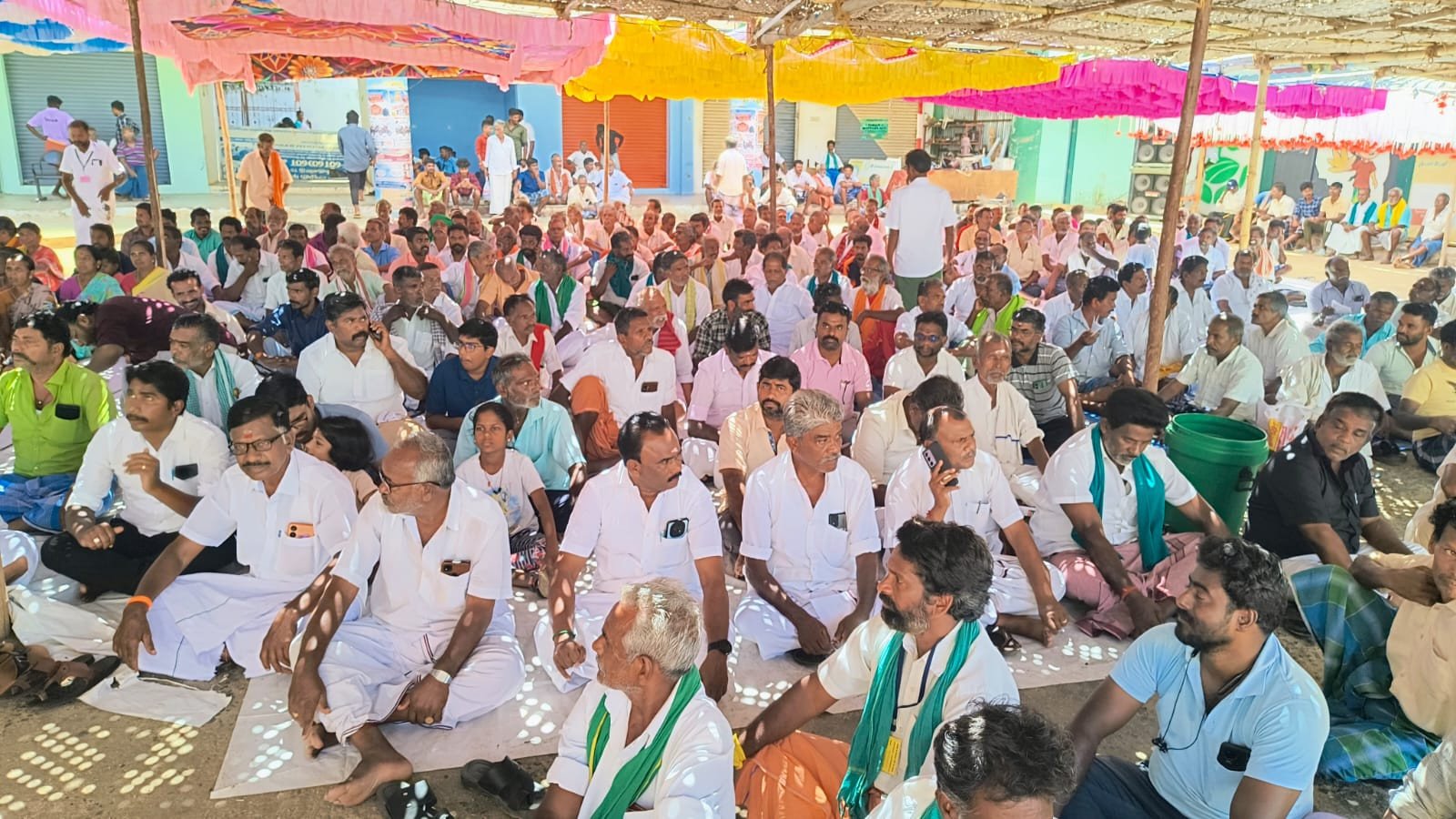 தேனி - 98 கிராம மக்களை வனத்துறை வெளியேற்றும் நடவடிக்கைக்கு எதிர்ப்பு ! தொடரும் காத்திருப்பு போராட்டம் !!