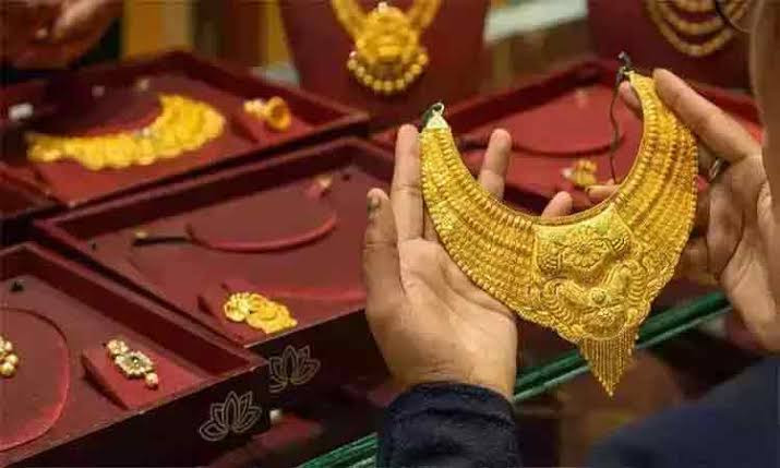 2-வது நாளாக தங்க விலையில் மாற்றம்...! வியாபாரிகள் பெரும் கவலை...! 