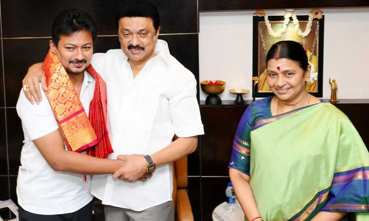 கொள்கைப் பற்றோடு..! உழைப்பிலும் உயர்ந்து வரும் உதயநிதிக்குப் பிறந்தநாள் வாழ்த்துகள்..! முதல்வர்...!