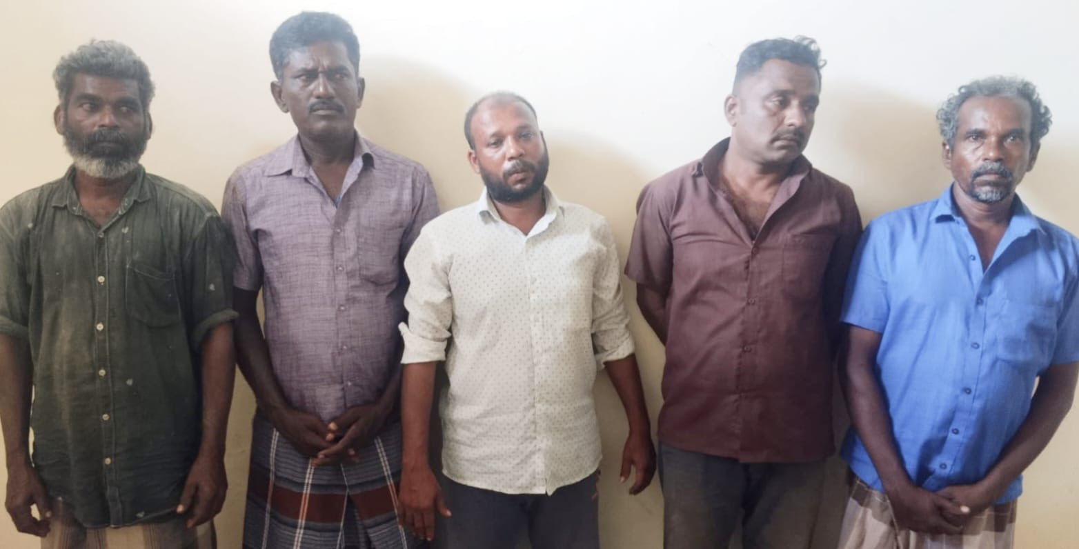 தேனியில் சட்ட விரோத கல்குவாரி....!!!!!! நில உரிமையாளர் உட்பட ஏழு பேர் கைது......!!!