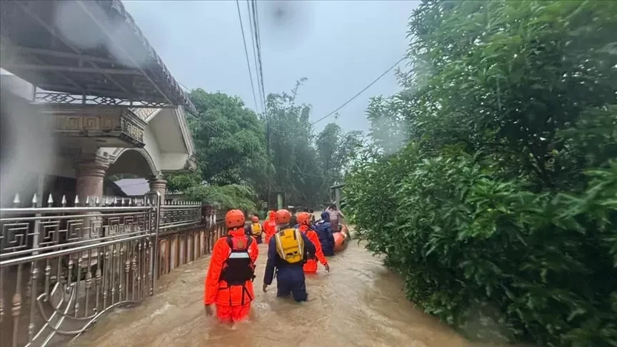 இலங்கையில் பதற்றம்...! அவசர நிலை பிரகடனம்...! தத்தளிக்கும் மக்கள்...!