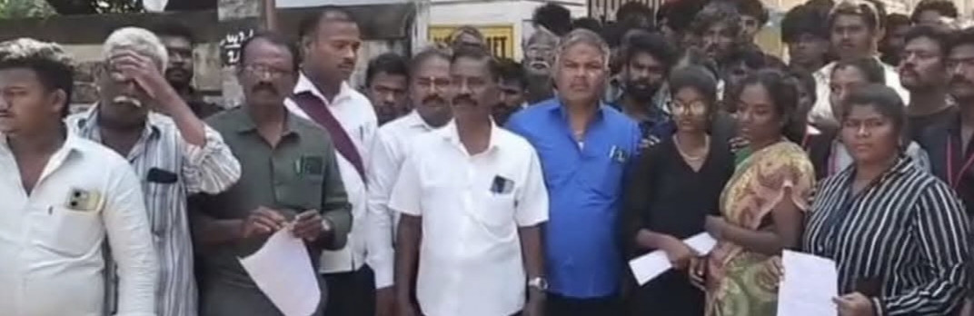 பள்ளி மாணவி தற்கொலை...??; நடவடிக்கை எடுக்க கோரி போராட்டம்...!!!