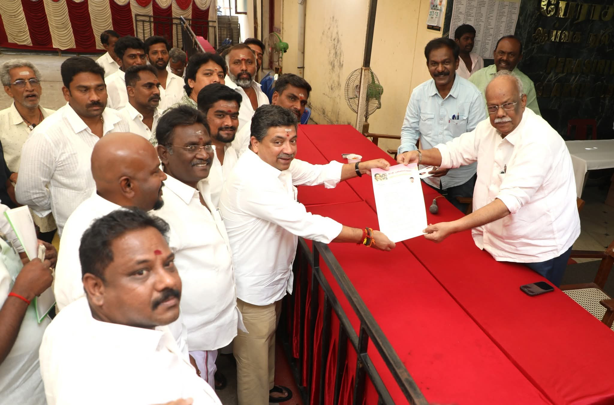 சட்டமன்றத் தேர்தலில் போட்டியிட விருப்ப மனுக் கொடுத்த பிடிஆர்.பழனிவேல் தியாகராஜன்....!!!