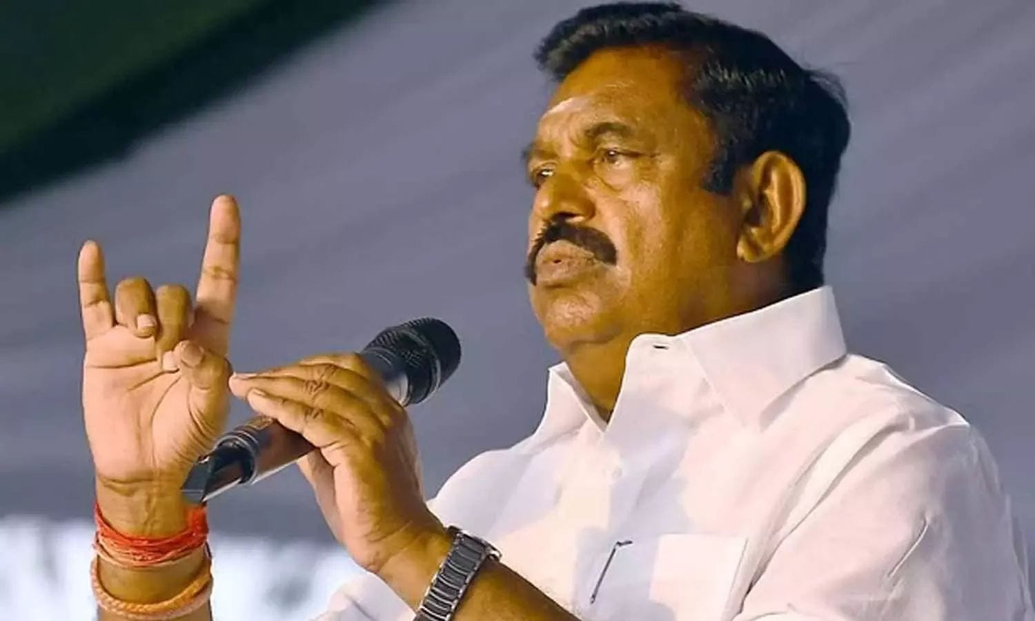 பல இடங்களில் அதிமுக டெபாசிட் இழக்கும்?  லயோலா கருத்துக்கணிப்பில் பகீர் !  அதிமுகவினர் அதிர்ச்சி !! 