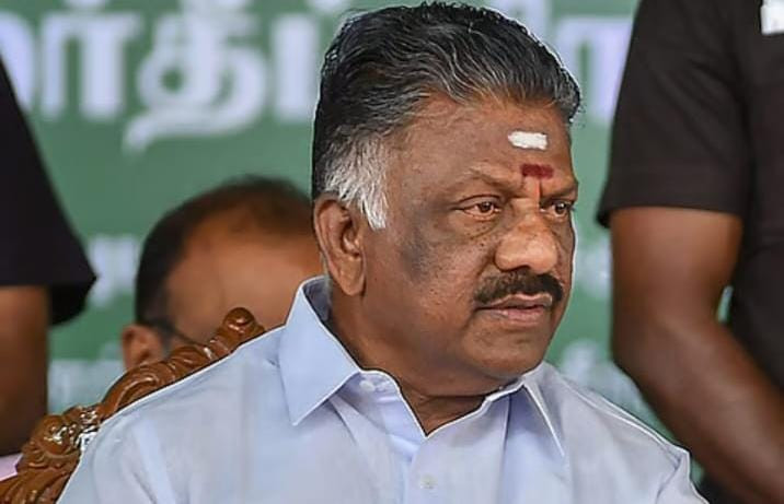 மௌனம் காக்கும் ஓபிஎஸ்  - தனிமையில் விடப்பட்ட அவலம்  - கொந்தளிக்கும் ஆதரவாளர்கள்.! 