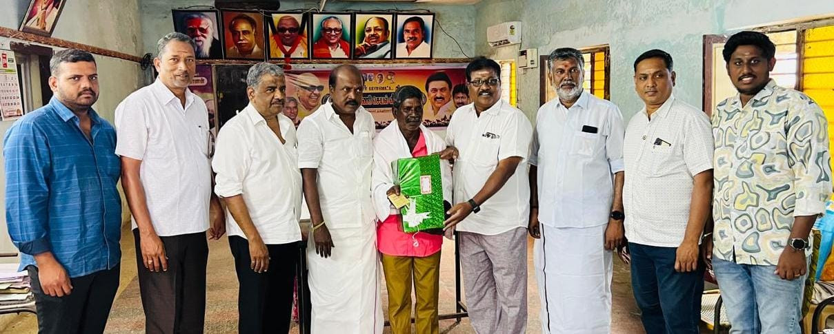 ஈர உள்ளம்...! கொண்டாடும் பொதுமக்கள்...! கௌரவிக்கும் அமைப்பு...!