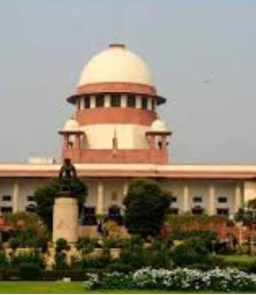 இலவச நாப்கின் வழங்கல்  - அனைத்து பாலினத்தவருக்கும் தனித்தனி கழிவறைகள்  - உச்ச நீதிமன்றம் அதிரடி உத்தரவு  ! 